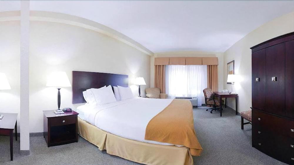 Express & By Ihg
